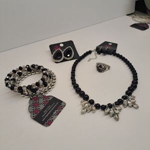 Paparazzi jewelry set. Formal, classy jewelry. Grandmacore